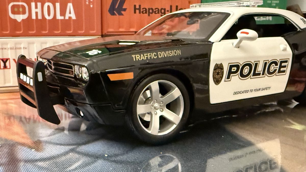 Dodge Voitures modèles: Polizeiauto Dodge Challenger  1:18 – Neuf (Voir description) à Basel par Zomeg 2