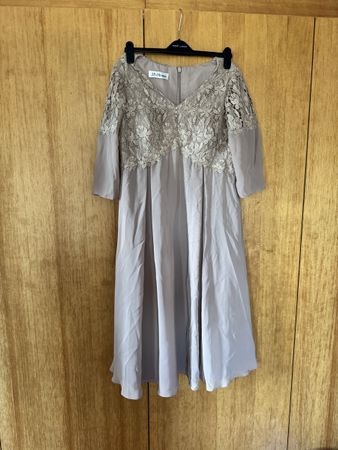 Neues Abendkleid von JJsHouse in Taupe