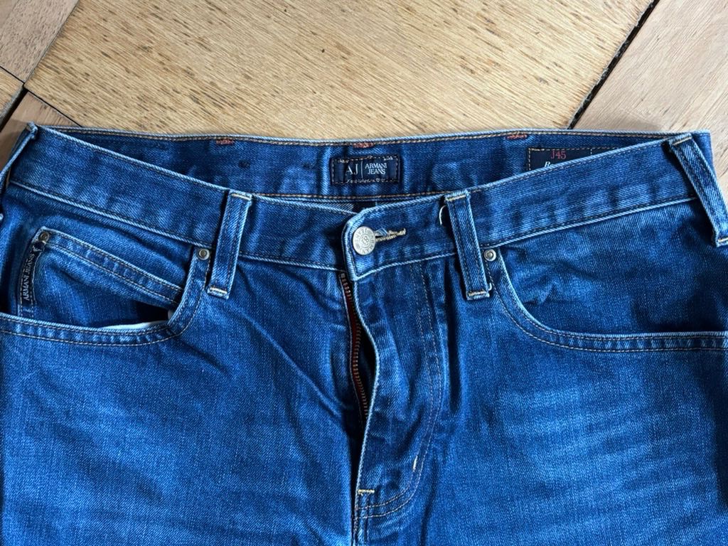 Armani Jeans: Armani Jeans regular - W31 / L34 – Usato da Grosshöchstetten venduto da all_v9d5 1