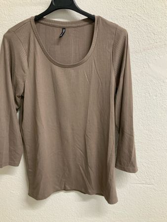 Chicoree Oberteil beige gerippt Grösse M guter Zustand