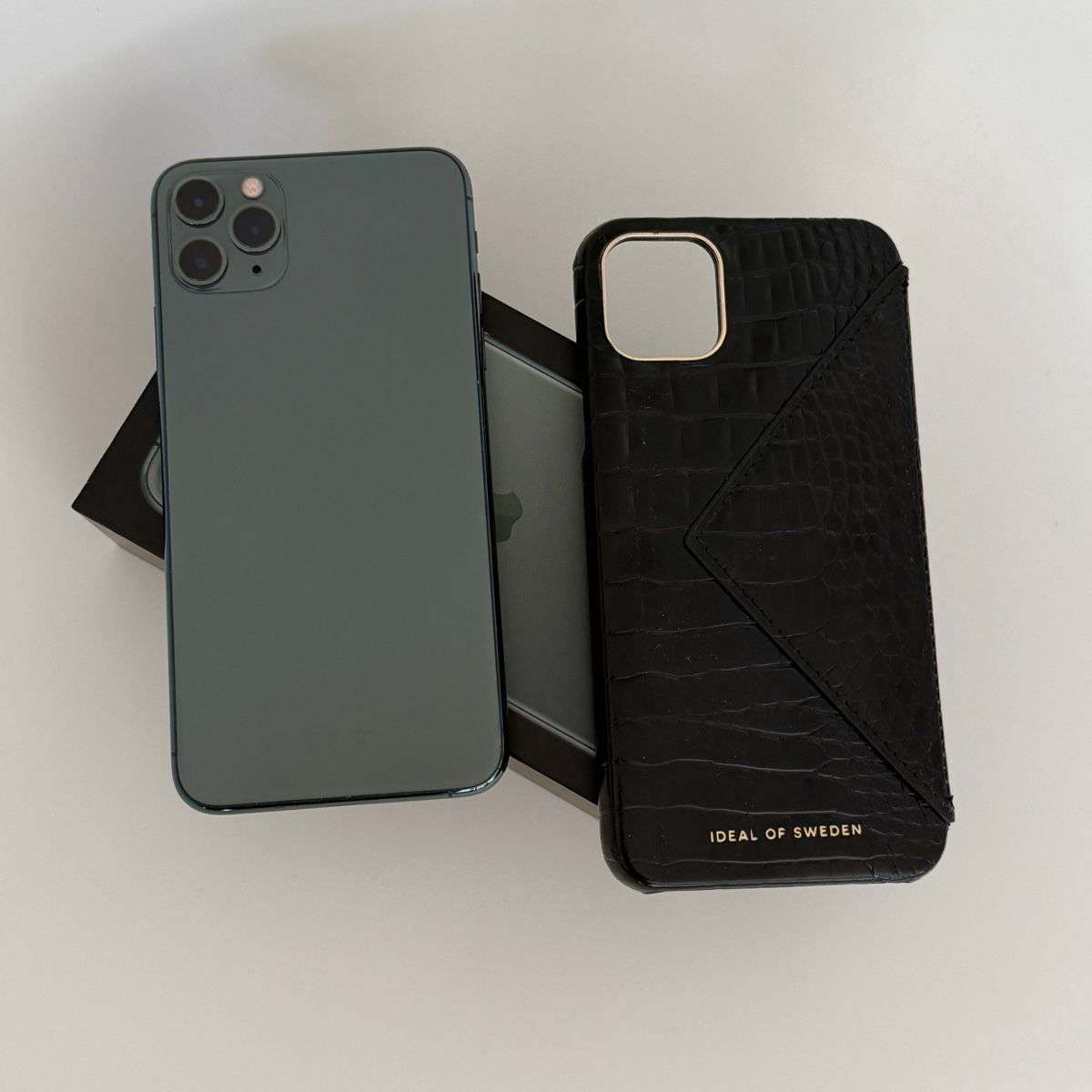 Apple Telefoni cellulari / Smartphones: iPhone 11 Pro Max 64 GB Midnight Green – Usato da Bergdietikon venduto da pinkerton13 7