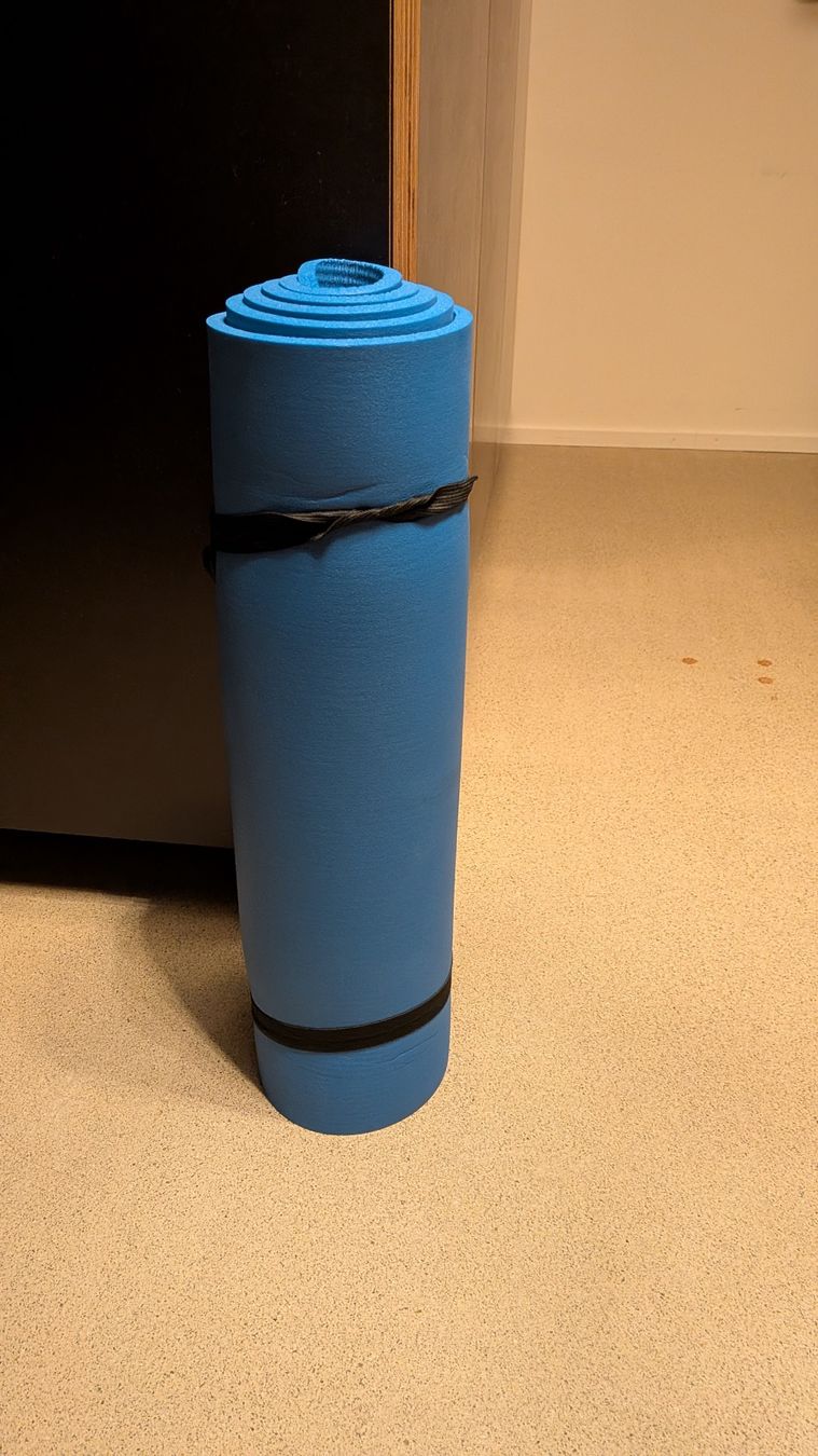 Decathlon Bodenmatten: Fitnessmatte blau. New. 1,80cm – Gebraucht aus Zürich von ale_ryv5