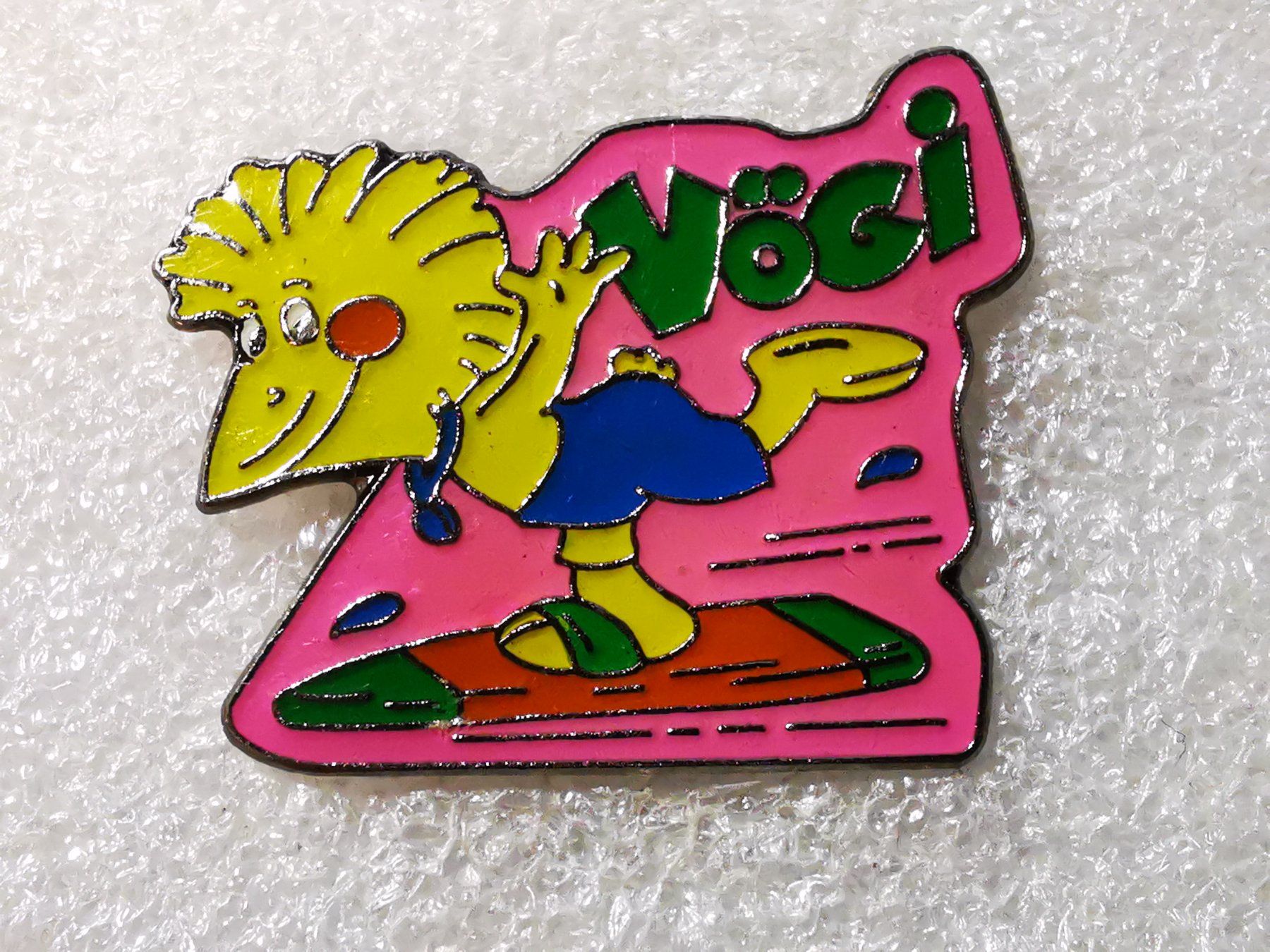 Placchette & Badge: Ansteckpin 174: Vögi – Usato da Oppligen venduto da Pin-Fall-Shop