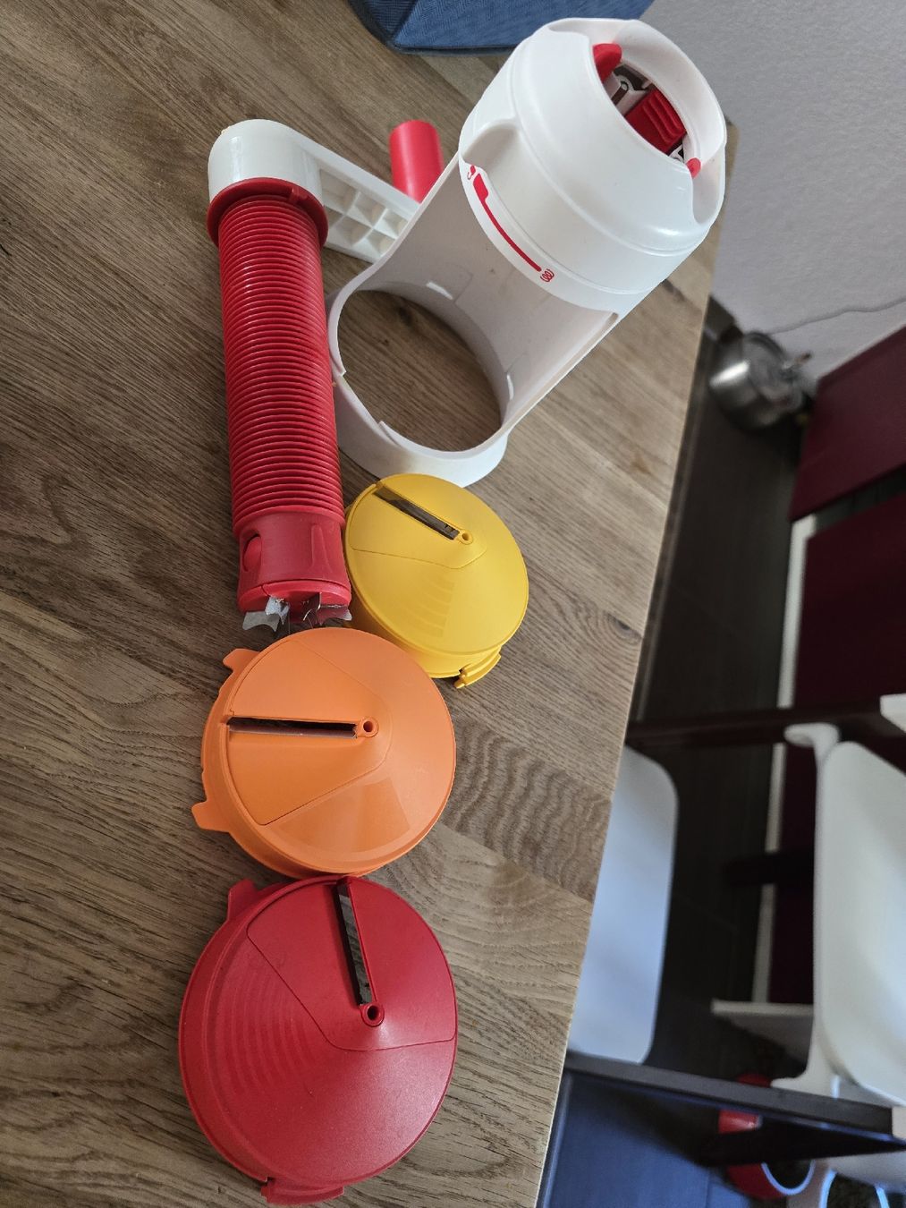 Tupperware Appareils de cuisine: Tupperware Multi-Chef Set zusammen mit Spieralschneider – D'occasion à Bichelsee par miss_cool 2