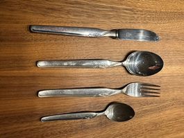 Besteck  12 Set   (48 Teile)  versilbert