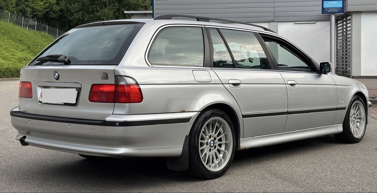 BMW Automobili: BMW 528i Touring E39 Facelift 2000 Jahrgang – Usato da Wädenswil venduto da HobbyZimmer 3