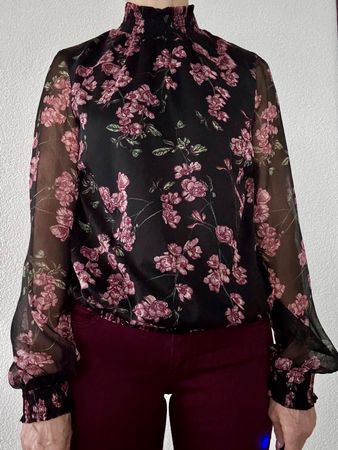 Bluse mit Blumenmuster, Grösse S