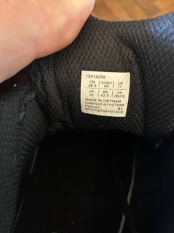 Scarpe da uomo: ASICS Gel-1130 Grösse 45 – Usato da Bern venduto da Sebivf 3