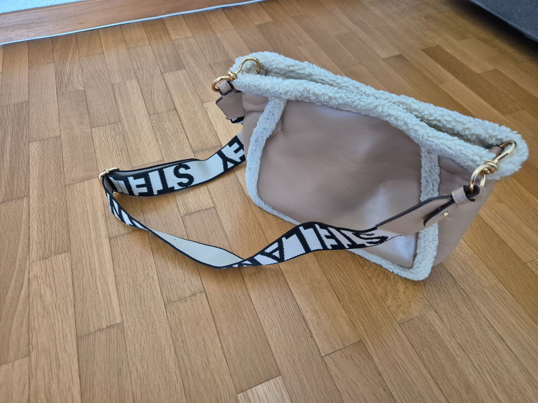 Stella McCartney Taschen für Damen: Stella Mc Cartney Mini Tasche mit Logo – Gebraucht aus Hergiswil NW von Adis_D