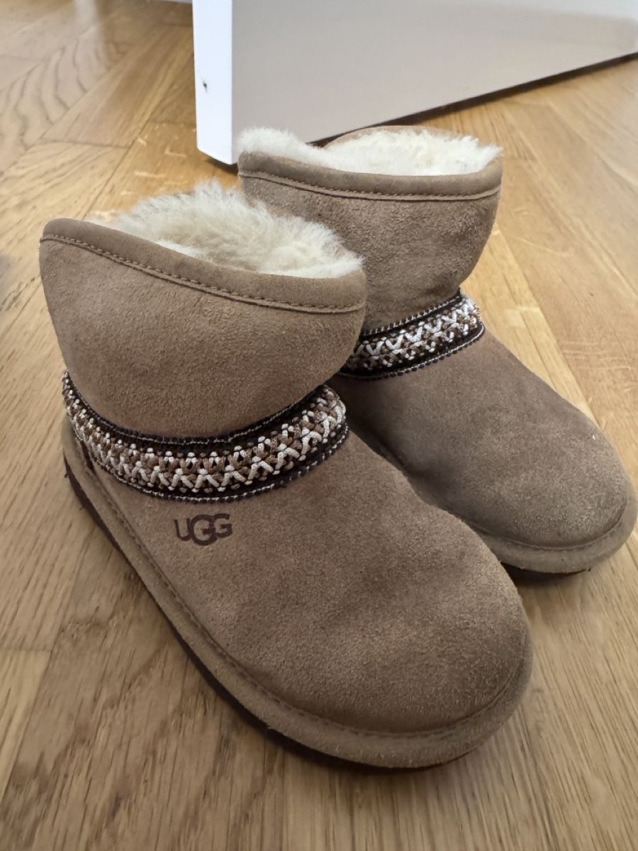 Ugg Scarpe per ragazzi: UGG Boots - size 25 – Usato da Meilen venduto da and_cg8t