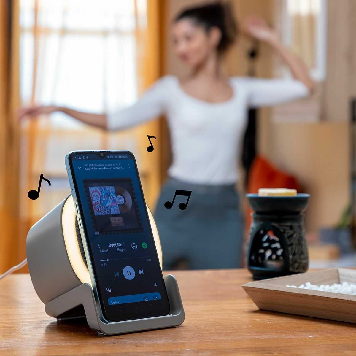 Casse acustiche: Bluetooth-Lautsprecher mit Induktions-Ladefunktion + 24 LEDs – Nuovo e nell'imballaggio originale da Giubiasco venduto da softmail 5