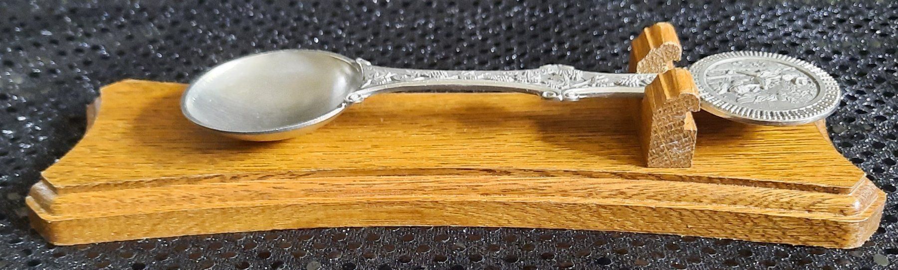 Löffel: Alter Zinnlöffel mit Holzhalter Wanddeko – Neu (gemäss Beschreibung) aus Seuzach von VT-Collections2 1