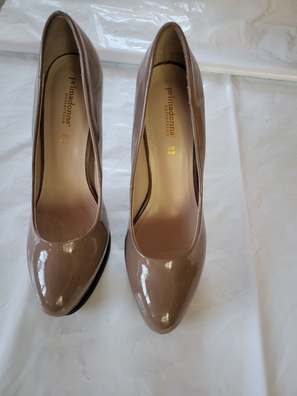 Scarpe da donna: Escarpins compensées  cuir Primadonna Collection taille 40 – Usato da Niedergösgen venduto da Eva2410