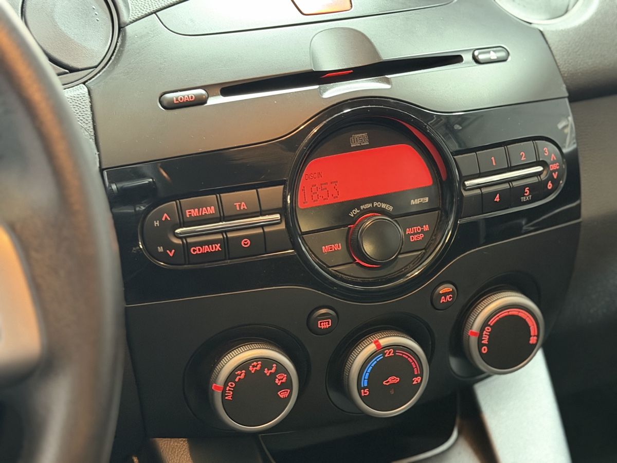 Automobili: Mazda 2 1.5 Frisch ab MFK & Service – Usato da Oberaach venduto da DJB21 8