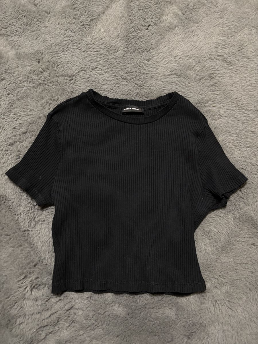 Tally Weijl Top: Tally Weijl Black Crop Top – Nuovo (secondo la descrizione) da Wichtrach venduto da Re_Fit