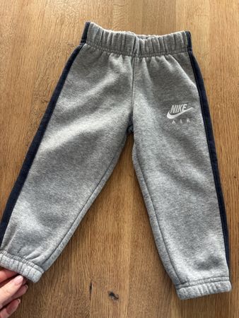 Nike Air Jogginghose, Gr. 86-92 (1-2 J.), Top Zustand!