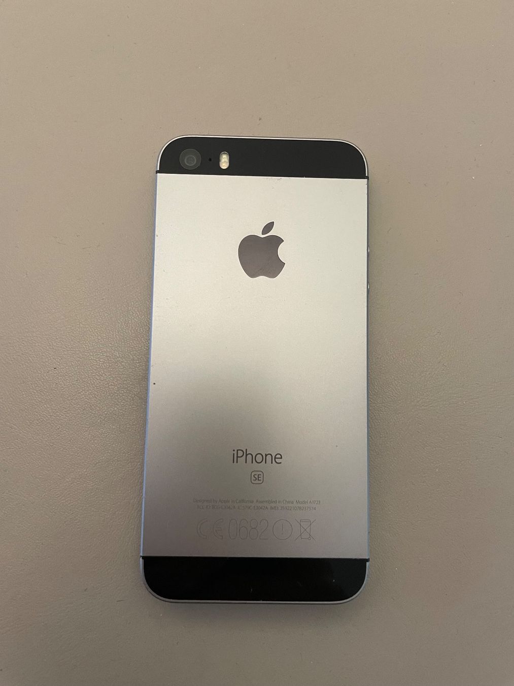 Apple Telefoni cellulari / Smartphones: iPhone SE – Difettoso da Adliswil venduto da Busys 1