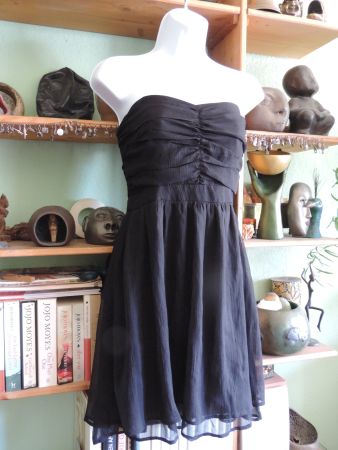 jolie robe noire bustier