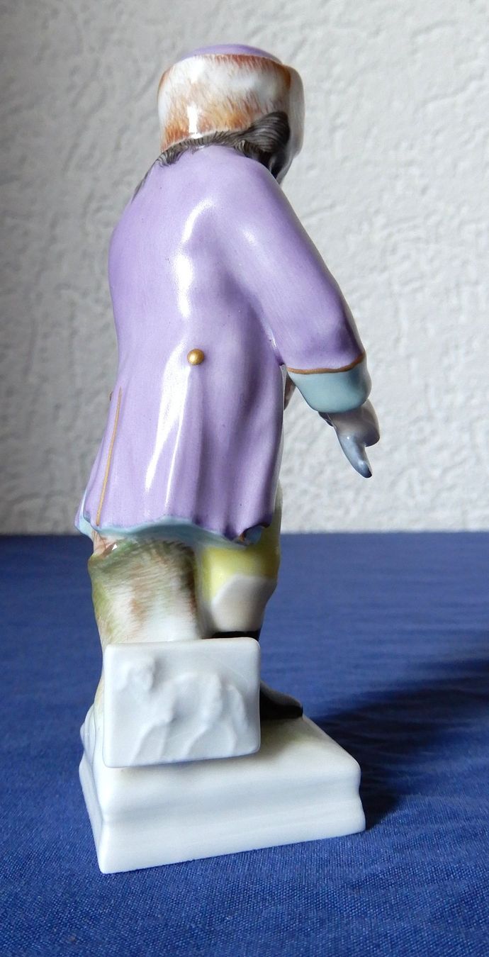 KPM Figuren: KPM Berlin Monatsfigur "Widder" von Fried.Elias Meyer – Defekt aus Senèdes von tintinette43 2