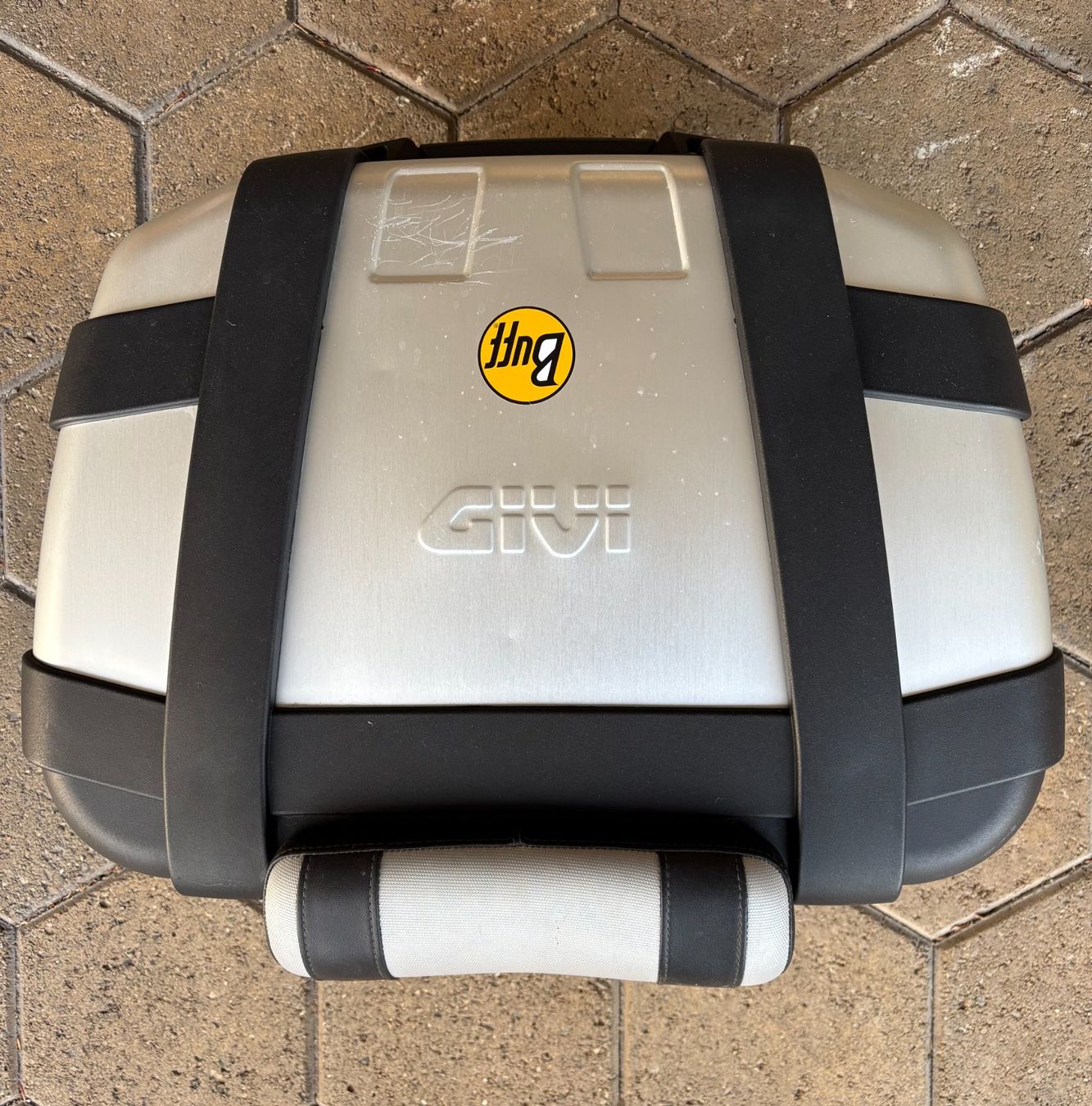 Givi Topcase: GIVI Topcase – Gebraucht aus Neuenegg von Bigbear8 1