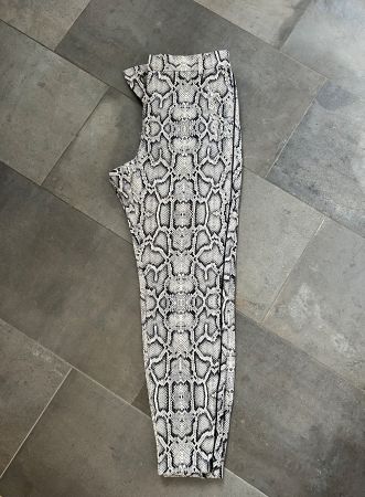 InWear „Tesla Pant“ mit Schlangenprint in Grösse 38