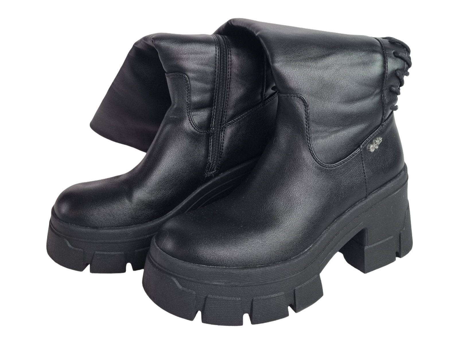 Buffalo Scarpe da donna: BUFFALO Stiefel Schwarz Gr. 38 – Usato da Wangen b. Olten venduto da Restwert_Wangen