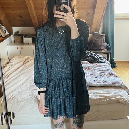 Robe ZARA bleue pétrole, motifs floraux, taille M