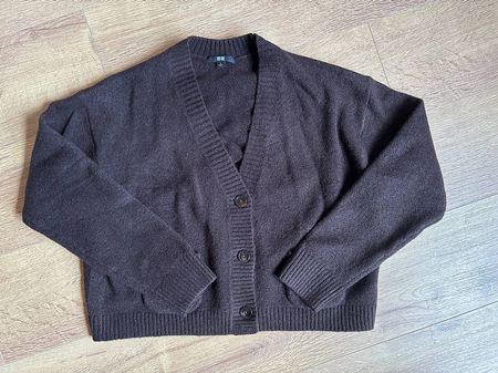 Uniqlo Strickjacke (nie getragen)