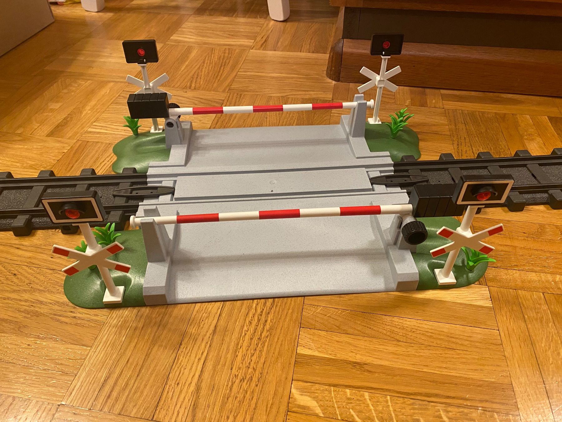 Playmobil Giocattoli: Playmobil 6341 - Passage à niveau – Usato da Vevey venduto da jsmclement 2