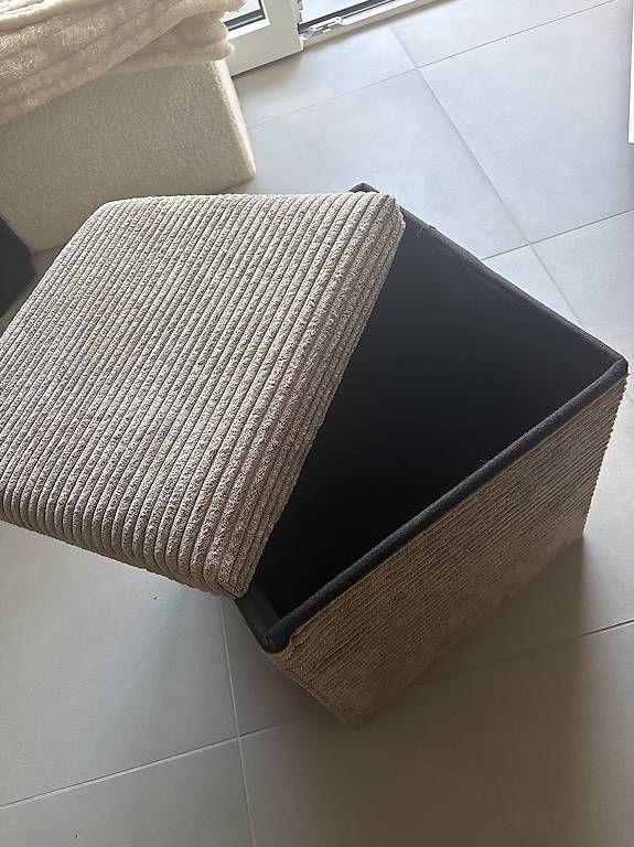 Truhen: Pouf Coffre Pliable rangement taupe – Gebraucht aus Conthey von arn_bv7m 1
