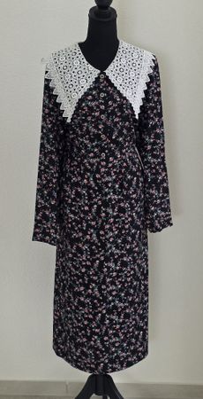 Schönes Kleid mit Blumenmuster und Spitzenkragen Gr 56 Neu