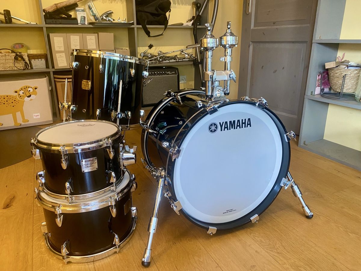 Yamaha Strumenti musicali: Yamaha Maple Custom Absolute Piano Black 18/10/12/14  – Usato da Laconnex venduto da BoumTchiBoumBoum 7