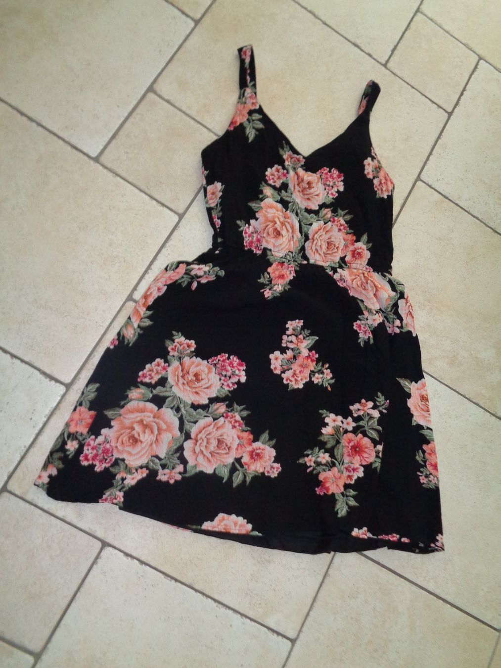 Only Kleider: Kleid  Only  Grösse 38 – Gebraucht aus Kreuzlingen von Robi-2003 3