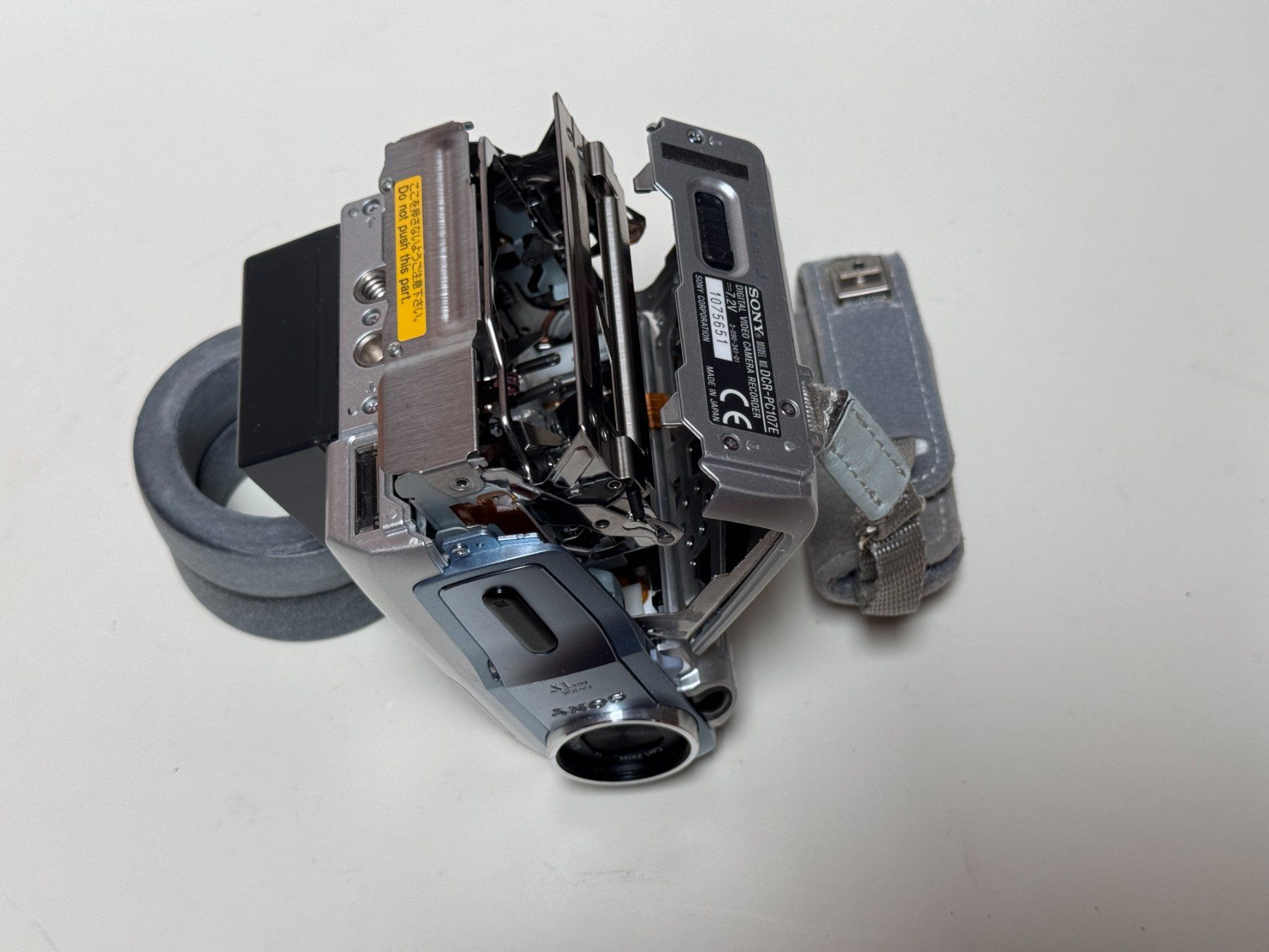 Sony Videocamere: Sony Videokamera ab Fr. 1.- – Difettoso da Ins venduto da Revue-1000 3