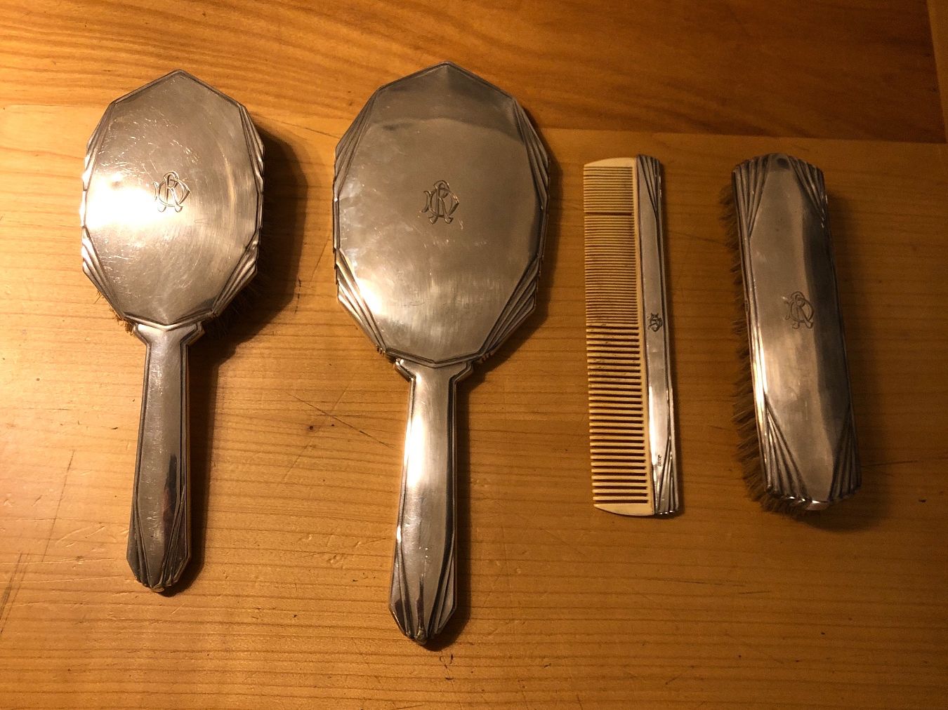 Altro per la cura dei capelli: Frisierset 4-teilig ArtDeco – Usato da Adliswil venduto da Tito088
