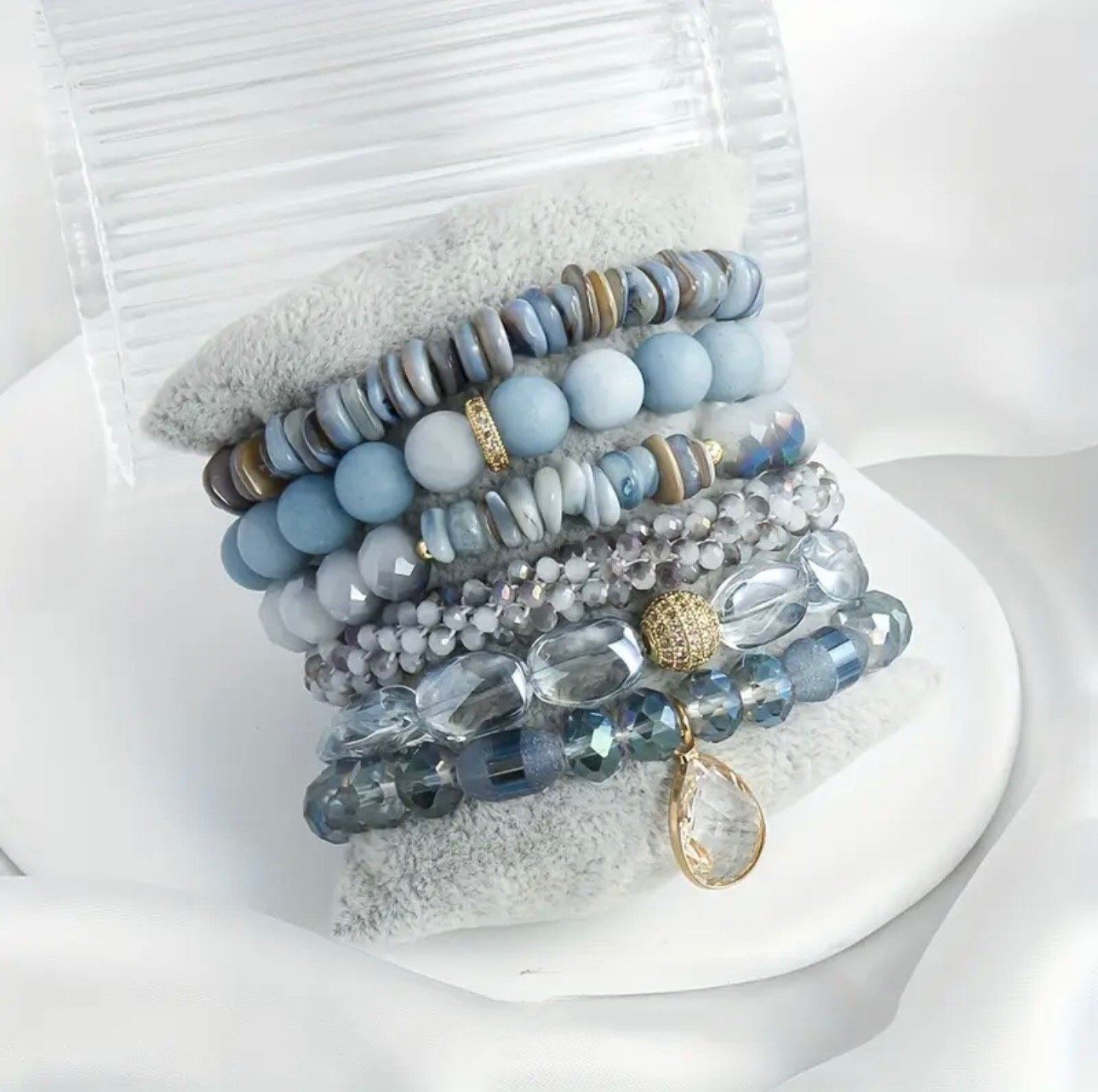 Bracciali & Braccialetti: Mega schönes Chic Armband Set 6tlg. NEU – Nuovo (secondo la descrizione) da Oberwil-Lieli venduto da Svetlana28
