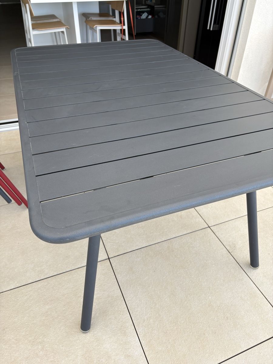Tische: Table Fermob Luxembourg  – Gebraucht aus Pully von Kingarthur5 1