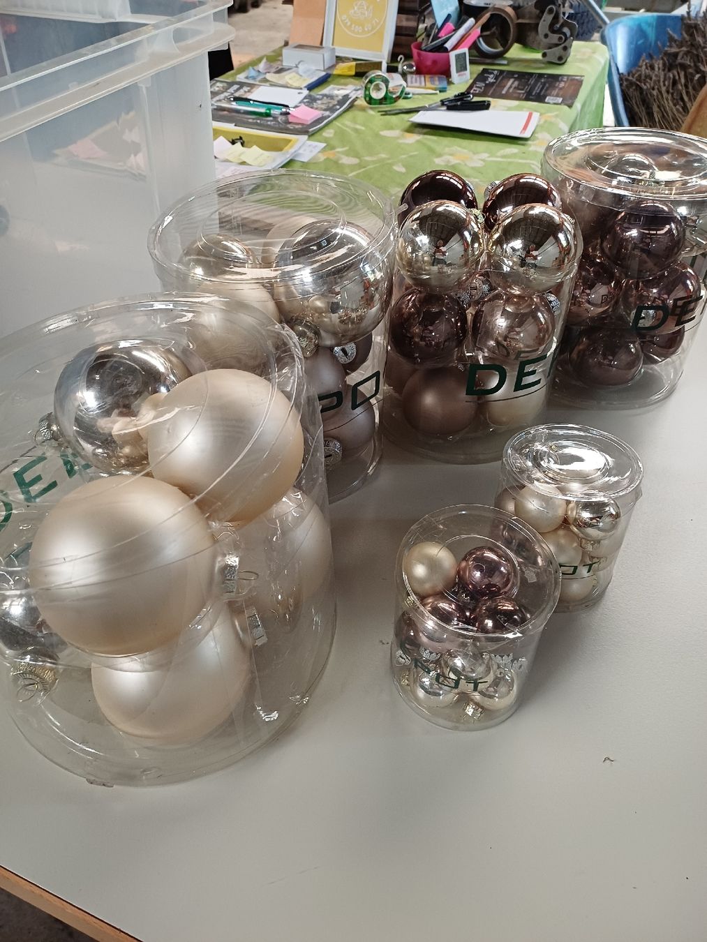 Tutte le decorazioni: Weihnachtskugeln Depot Set diverse Farben inkl. Box gebrauch – Usato da Zuckenriet venduto da Res. 2