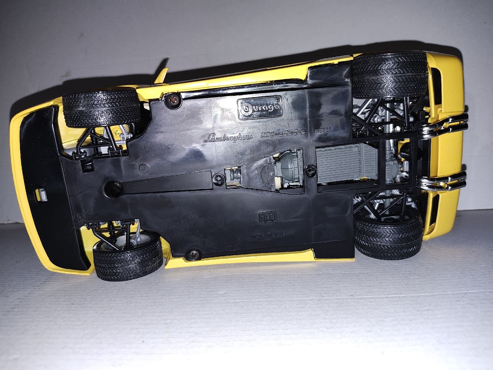 Bburago Modellautos: Lamborghini Diablo Gelb, Burago 1/18 – Gebraucht aus Boniswil von 1988liringreen 4