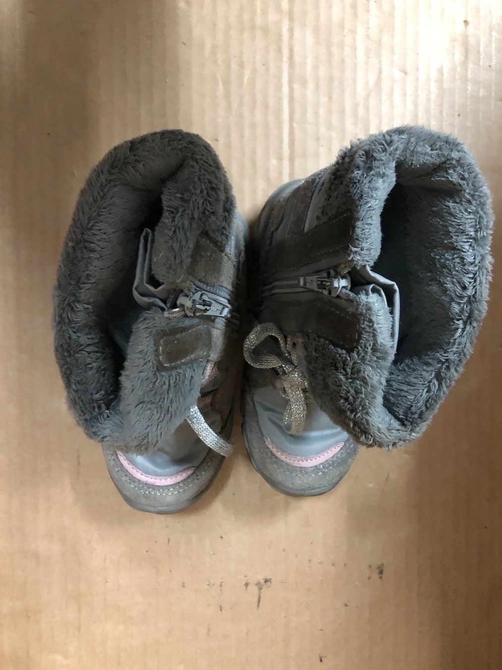 Scarpe per ragazze: Rosa Herzchen Stiefel Grösse 24 – Usato da Eschlikon TG venduto da RamonaSt 4