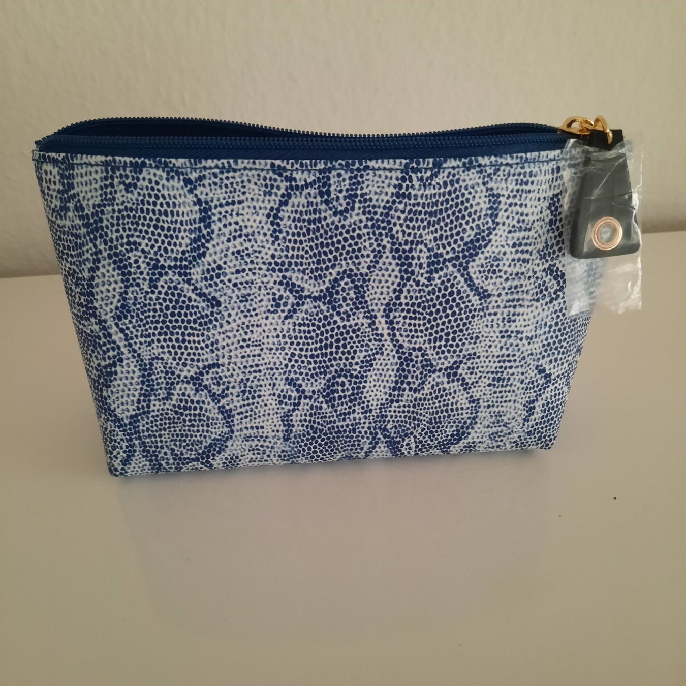 Estée Lauder Custodie per cosmetici: Kosmetik-Täschli, Estée Lauder + Manicure-Set – Nuovo (secondo la descrizione) da Greifensee venduto da Snowtime 1