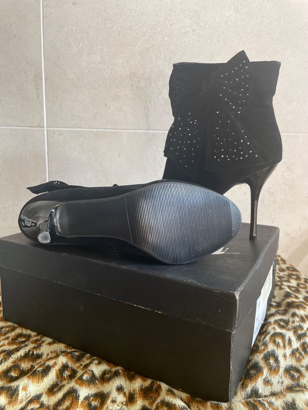 Scarpe da donna: Bottines à talon noires – Usato da Viganello venduto da Serasia 1