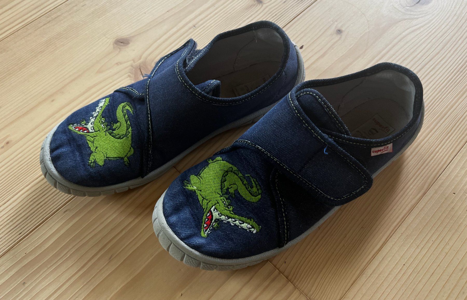 Superfit Scarpe per ragazzi: SUPERFIT Hausschuh Gr.33 – Usato da Zürich venduto da normanprice 1