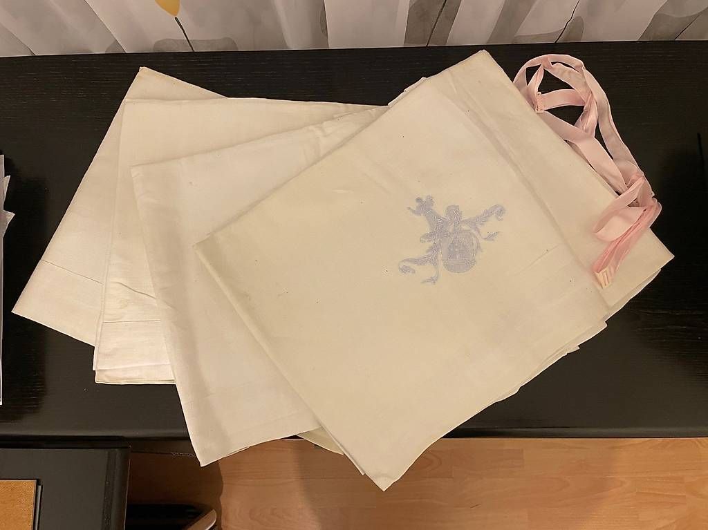 Biancheria da letto: Oberleintuch (antik) – Usato da Frauenfeld venduto da Karstkegel 2