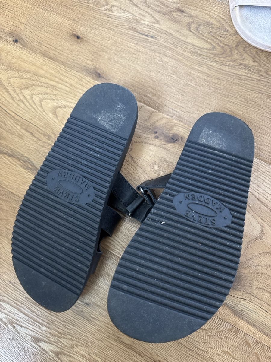 Steve Madden Scarpe da donna: Schwarze Steve Madden Sandalen Gr. 38  – Nuovo (secondo la descrizione) da Fulenbach venduto da yabla91 1