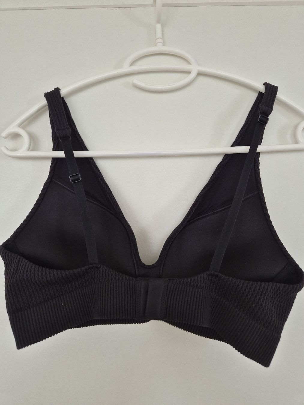H&M Altra biancheria intima: Schwarzer Triangel BH, neu, Gr. S/M, Cups eingenäht – Nuovo (secondo la descrizione) da Winterthur venduto da inkidaria 2