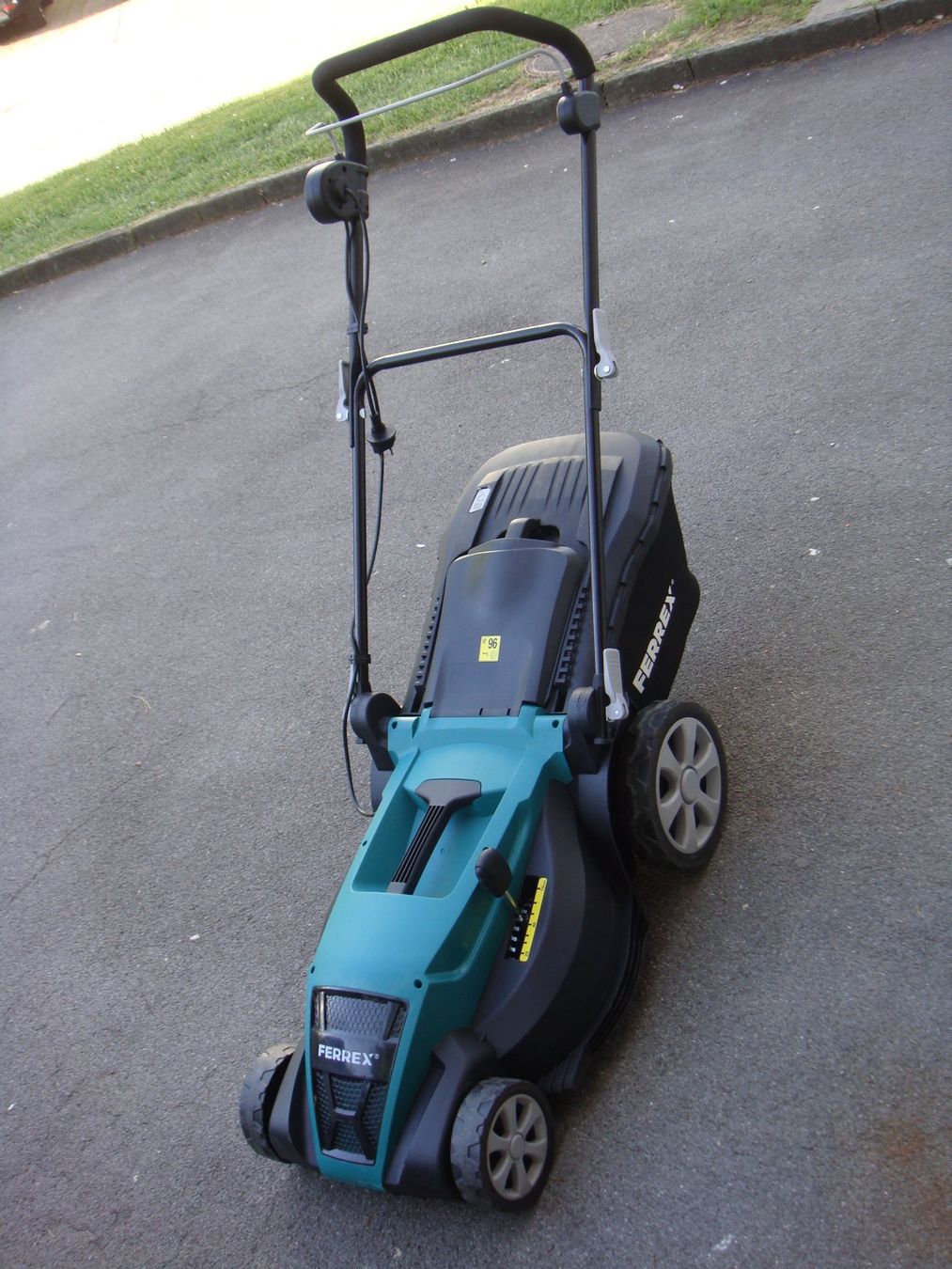 Ferrex Tondeuses à gazon: Elektro Rasenmäher Ferrex – D'occasion à Wetzikon ZH par Nenuco88