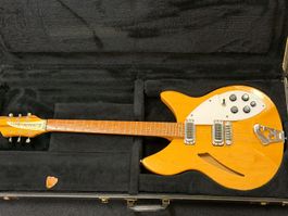 RICKENBACKER 330 Jhg. 1982 — Elektrische Gitarre