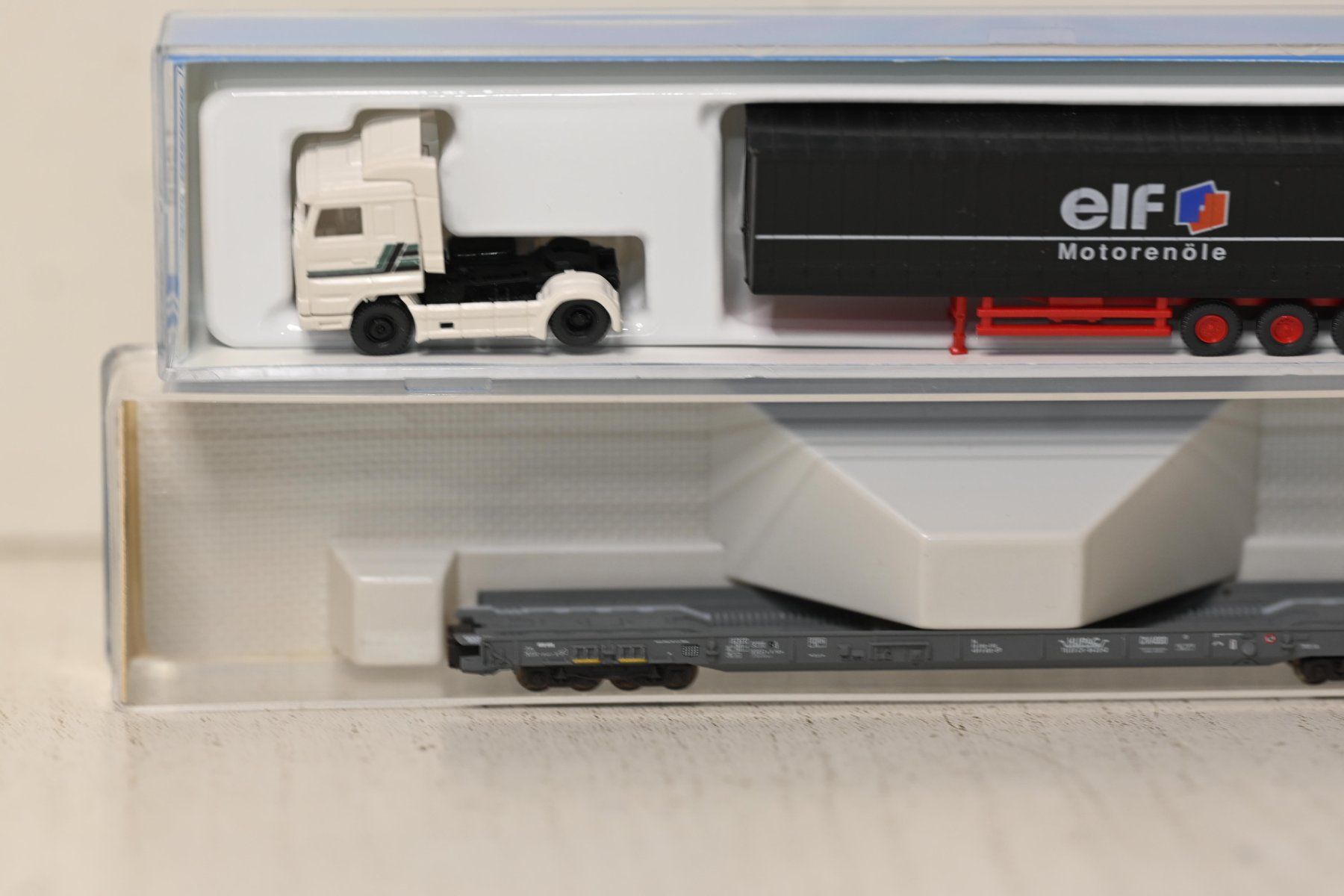 Fleischmann Trains électriques: Hupac Wagen mit LKW Elf Fleischmann Spur N – D'occasion à Laupen ZH par Zmoewe 1
