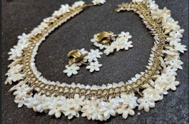 🎁Vintage Schmuckset: Halskette und Ohrclips mit Blümchen!